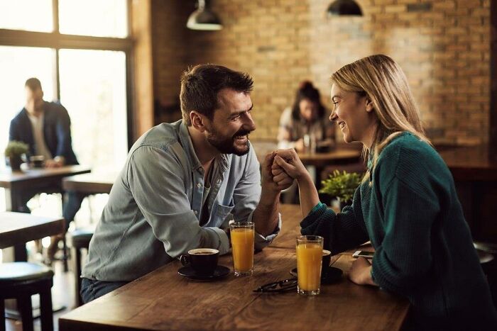 “Cheeks Sore From Laughing”: 30 Green Flags To Look For When Dating “Cheeks Sore From Laughing”: 30 Green Flags To Look For When Dating