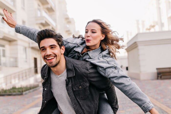 “Cheeks Sore From Laughing”: 30 Green Flags To Look For When Dating “Cheeks Sore From Laughing”: 30 Green Flags To Look For When Dating