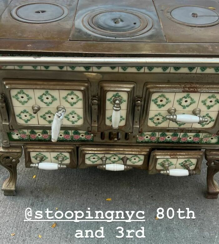 One Man’s Trash, Another’s Jackpot: 35 Wild Stooping Discoveries In New York (New Pics) One Man’s Trash, Another’s Jackpot: 35 Wild Stooping Discoveries In New York (New Pics)