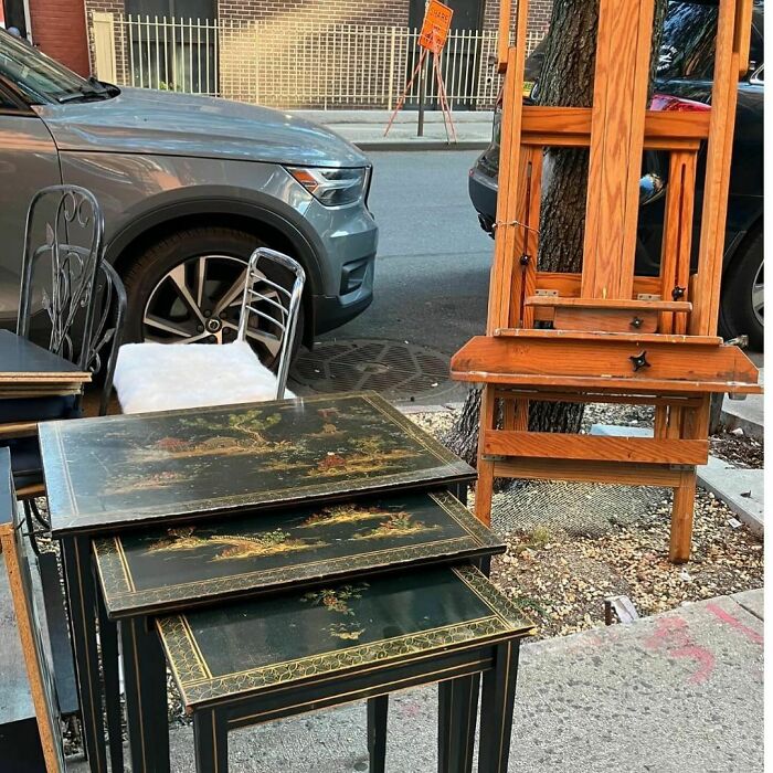 One Man’s Trash, Another’s Jackpot: 35 Wild Stooping Discoveries In New York (New Pics) One Man’s Trash, Another’s Jackpot: 35 Wild Stooping Discoveries In New York (New Pics)