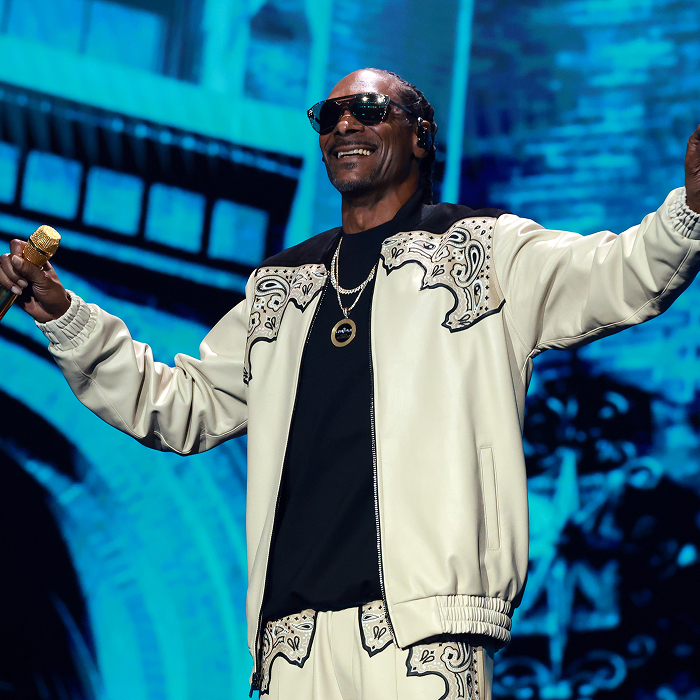 Snoop Dogg’s Net-Worth Revealed: From Rap Royalty To High-Stakes Business Deals Snoop Dogg’s Net-Worth Revealed: From Rap Royalty To High-Stakes Business Deals