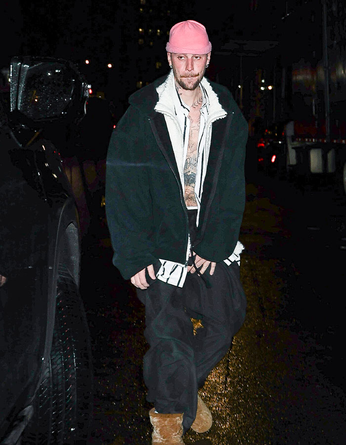 “Impostor Syndrome”: Justin Bieber Speaks Out With Emotional Words Amid Fan Concerns “Impostor Syndrome”: Justin Bieber Speaks Out With Emotional Words Amid Fan Concerns