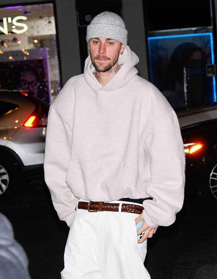 “Impostor Syndrome”: Justin Bieber Speaks Out With Emotional Words Amid Fan Concerns “Impostor Syndrome”: Justin Bieber Speaks Out With Emotional Words Amid Fan Concerns