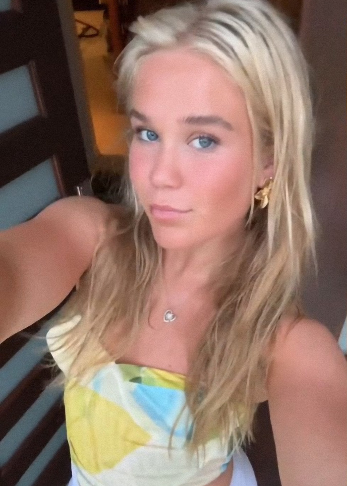 “Don’t Do That”: Woman’s Viral Stunt In Sewage-Filled Sea Foam Sparks Outrage “Don’t Do That”: Woman’s Viral Stunt In Sewage-Filled Sea Foam Sparks Outrage