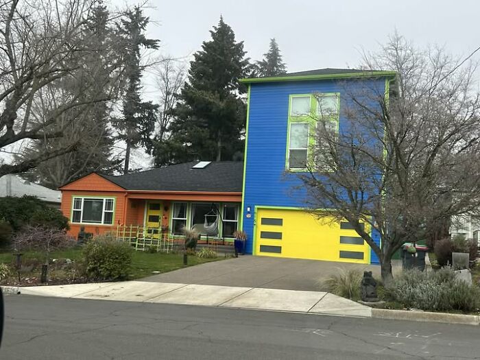 30 Hilarious And Confusing Pics From This Group That’s Dedicated To Architecture Shaming (New Pics) 30 Hilarious And Confusing Pics From This Group That’s Dedicated To Architecture Shaming (New Pics)