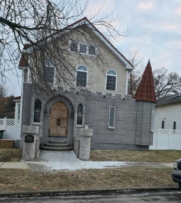 30 Hilarious And Confusing Pics From This Group That’s Dedicated To Architecture Shaming (New Pics) 30 Hilarious And Confusing Pics From This Group That’s Dedicated To Architecture Shaming (New Pics)