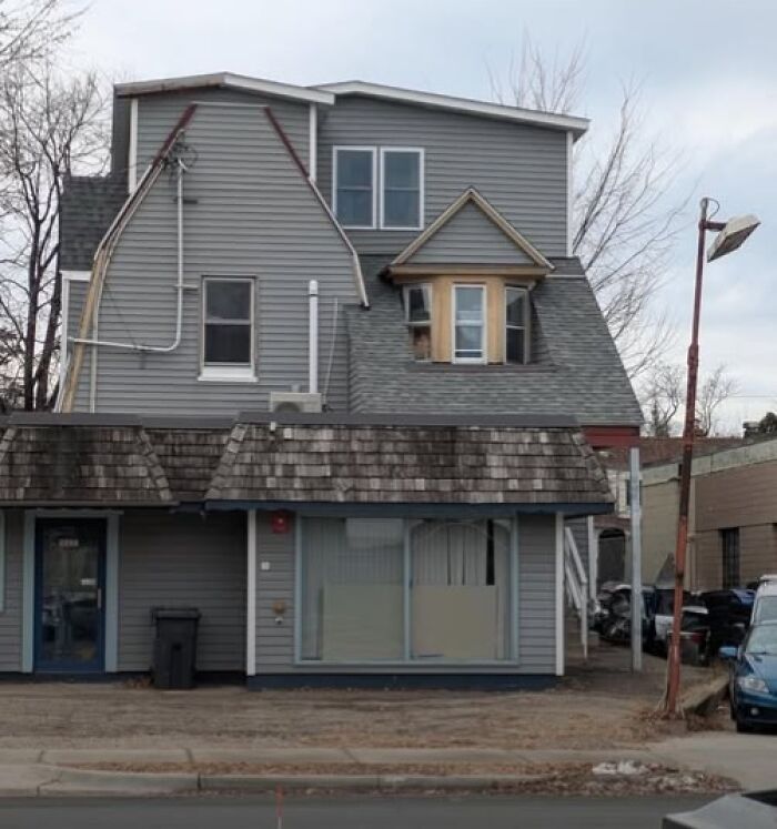 30 Hilarious And Confusing Pics From This Group That’s Dedicated To Architecture Shaming (New Pics) 30 Hilarious And Confusing Pics From This Group That’s Dedicated To Architecture Shaming (New Pics)