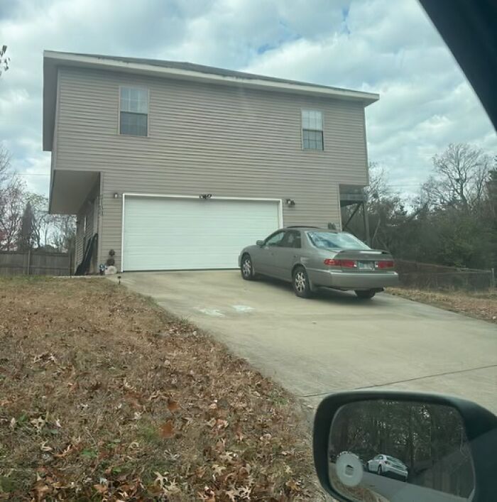 30 Hilarious And Confusing Pics From This Group That’s Dedicated To Architecture Shaming (New Pics) 30 Hilarious And Confusing Pics From This Group That’s Dedicated To Architecture Shaming (New Pics)