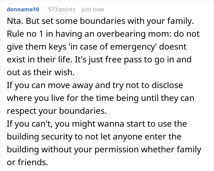 Mom Uses Son’s Spare Key Without Warning, Walks In On Him And GF Mid-Romance, Goes Ballistic Mom Uses Son’s Spare Key Without Warning, Walks In On Him And GF Mid-Romance, Goes Ballistic
