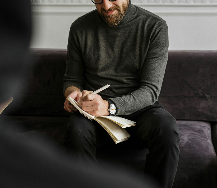 Therapists Reveal The Stories That Quietly Broke Their “No Judgment” Rule Therapists Reveal The Stories That Quietly Broke Their “No Judgment” Rule