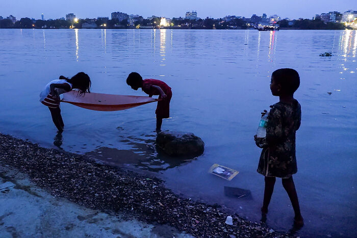 “Chasing Colors”: My Attempt To Capture The Vibrant Spirit Of Street Photography (20 Pics) “Chasing Colors”: My Attempt To Capture The Vibrant Spirit Of Street Photography (20 Pics)