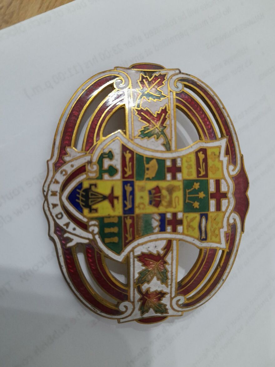 Hey Pandas, Can You Tell Me More About This Canada Brooch?