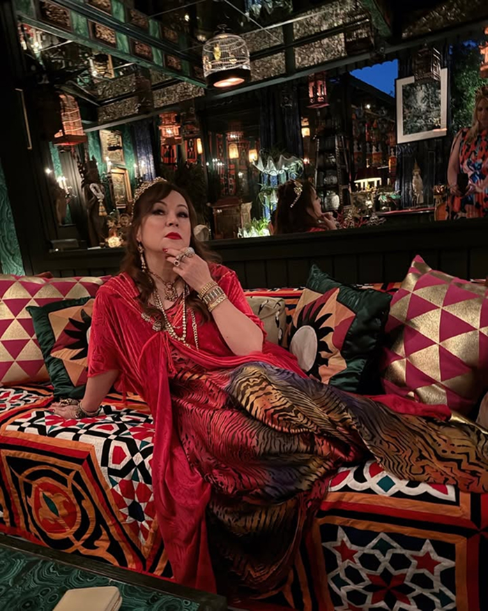 Jennifer Tilly’s Net Worth Hits The Felt (Again) And The House Is Still Paying