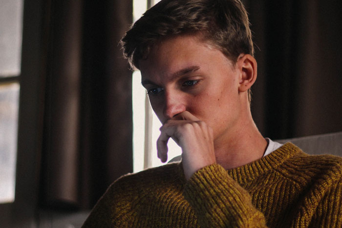 Man Picks At His Food During Dinner With Mom’s Boss, Asks If He Ruined Everything Man Picks At His Food During Dinner With Mom’s Boss, Asks If He Ruined Everything