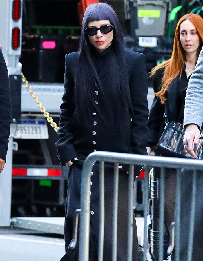 14 Times Tone-Deaf Celebs Mocked People Who Earn Way Less Than Them 14 Times Tone-Deaf Celebs Mocked People Who Earn Way Less Than Them