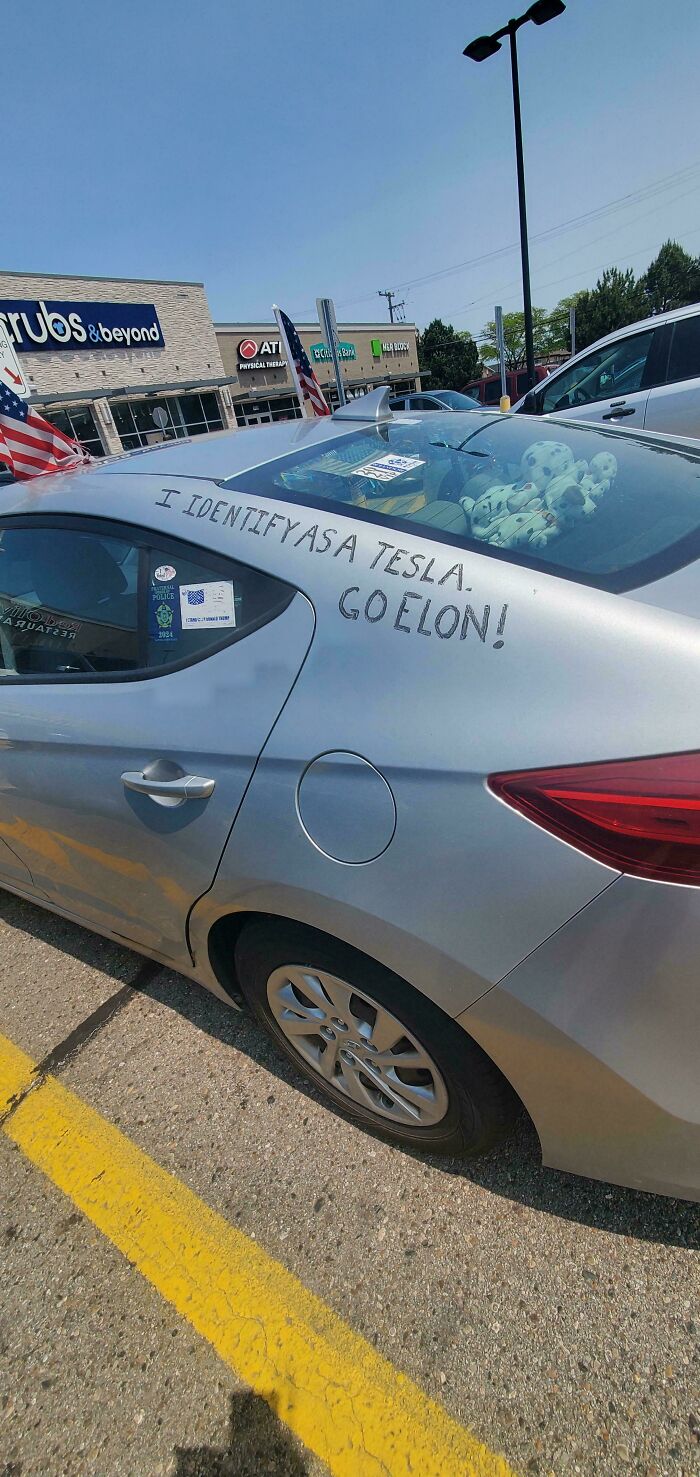 80 Times People Tried To Make Their Cars Cooler But Ended Up With Stupidity On Wheels (New Pics) 80 Times People Tried To Make Their Cars Cooler But Ended Up With Stupidity On Wheels (New Pics)