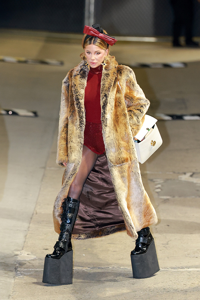 “Lost Her Mind”: Kate Beckinsale Spotted Pantless Before Claiming Daughter’s Boyfriend Laid Eggs “Lost Her Mind”: Kate Beckinsale Spotted Pantless Before Claiming Daughter’s Boyfriend Laid Eggs