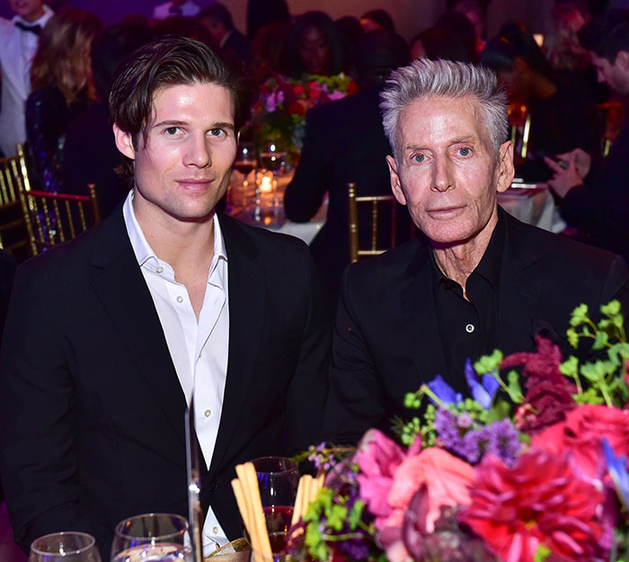 “Gold Digger”: Calvin Klein, 83, Stumbles And People Lash Out At Boyfriend, 36, For His Reaction “Gold Digger”: Calvin Klein, 83, Stumbles And People Lash Out At Boyfriend, 36, For His Reaction