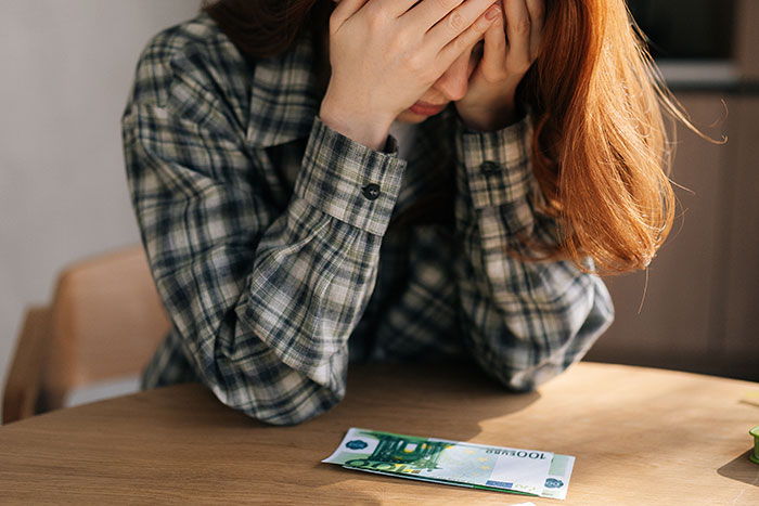 Woman’s Birthday Gift Becomes The Moment All Of Her Boyfriend’s Lies Come Crashing Down Woman’s Birthday Gift Becomes The Moment All Of Her Boyfriend’s Lies Come Crashing Down