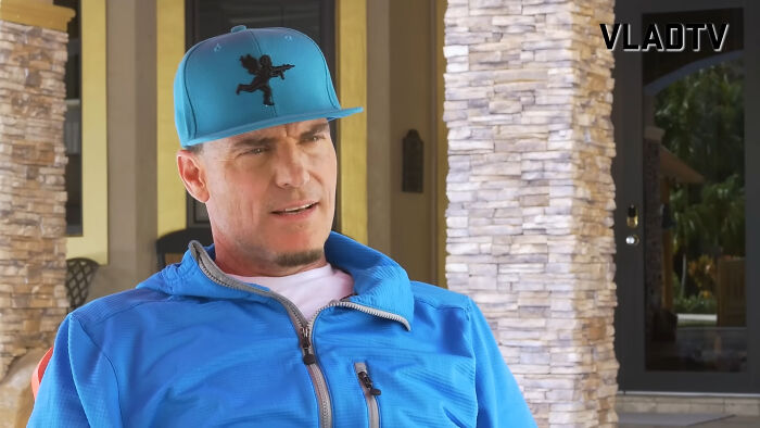 “I Received A Car As A Tip”: 39 Absurd But True Stories That Are So Wild It’s Hard To Believe Them “I Received A Car As A Tip”: 39 Absurd But True Stories That Are So Wild It’s Hard To Believe Them