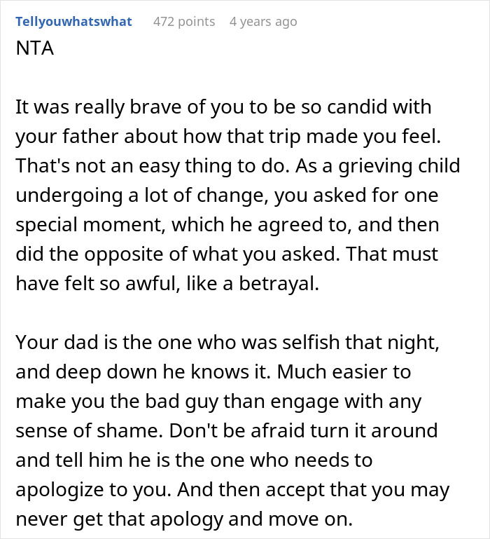Selfish Dad Demands Apology From Daughter After Ruining Her Christmas Memory Selfish Dad Demands Apology From Daughter After Ruining Her Christmas Memory