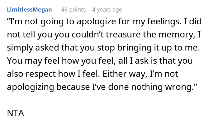 Selfish Dad Demands Apology From Daughter After Ruining Her Christmas Memory Selfish Dad Demands Apology From Daughter After Ruining Her Christmas Memory