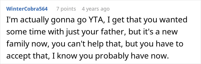 Selfish Dad Demands Apology From Daughter After Ruining Her Christmas Memory Selfish Dad Demands Apology From Daughter After Ruining Her Christmas Memory