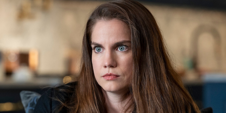 Anna Chlumsky in Inventing Anna