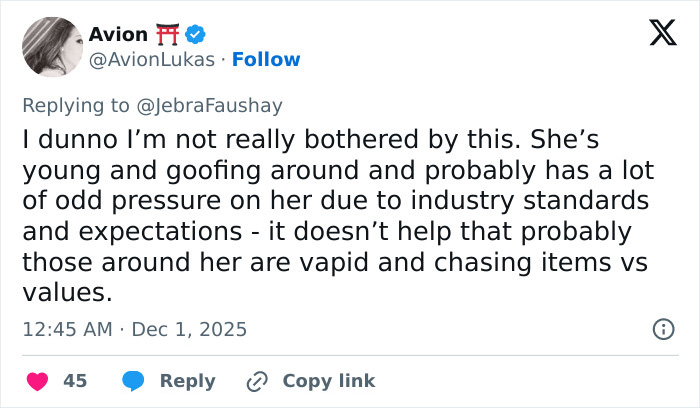 Apple Martin Blasted As “Insufferable Nepo-Baby” Over Video Announcing Self-Portrait Modeling Campaign Apple Martin Blasted As “Insufferable Nepo-Baby” Over Video Announcing Self-Portrait Modeling Campaign