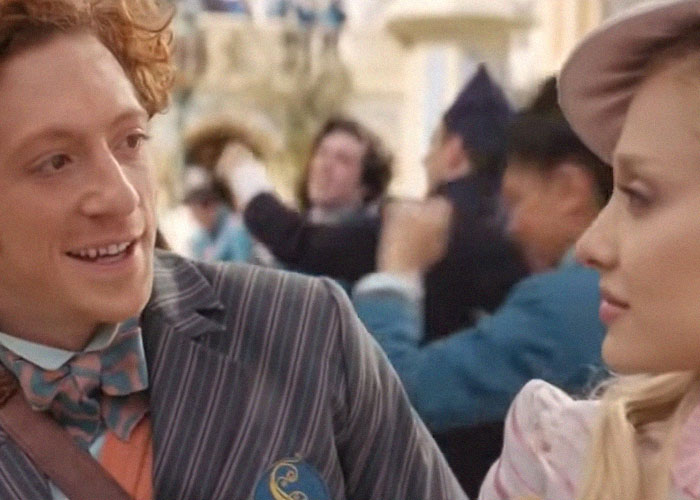 52 Dramatic Hollywood Backstabbing Moments That Fans Are Still Talking About 52 Dramatic Hollywood Backstabbing Moments That Fans Are Still Talking About