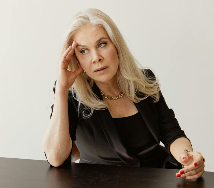 Sister’s Barefoot ‘Spiritual Advisor’ Causes Comical Chaos At Thanksgiving, Gets Kicked Out: “Left In Tears” Sister’s Barefoot ‘Spiritual Advisor’ Causes Comical Chaos At Thanksgiving, Gets Kicked Out: “Left In Tears”