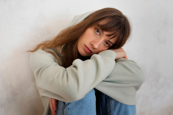 Parents Favor Their Polyamorous Partners Instead Of Their Kid, Leaves Them Traumatized For Life Parents Favor Their Polyamorous Partners Instead Of Their Kid, Leaves Them Traumatized For Life