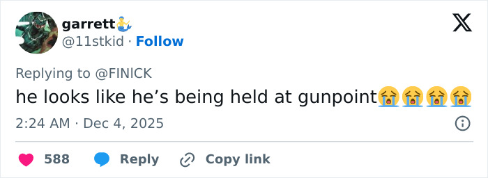 “He Does Not Want To Be There”: Ethan Hawke’s Pairing With Sydney Sweeney Sparks Online Firestorm “He Does Not Want To Be There”: Ethan Hawke’s Pairing With Sydney Sweeney Sparks Online Firestorm