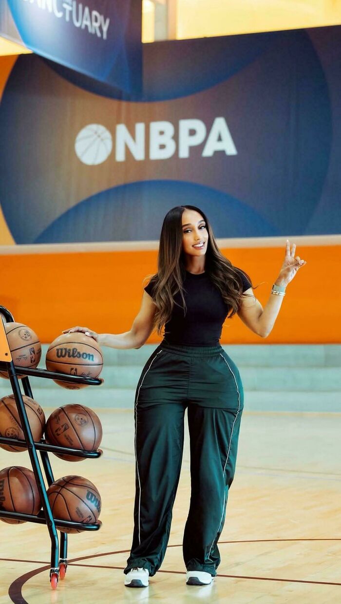 68 Instagram Vs. Reality Moments That Expose The Truth Behind The Glam 68 Instagram Vs. Reality Moments That Expose The Truth Behind The Glam