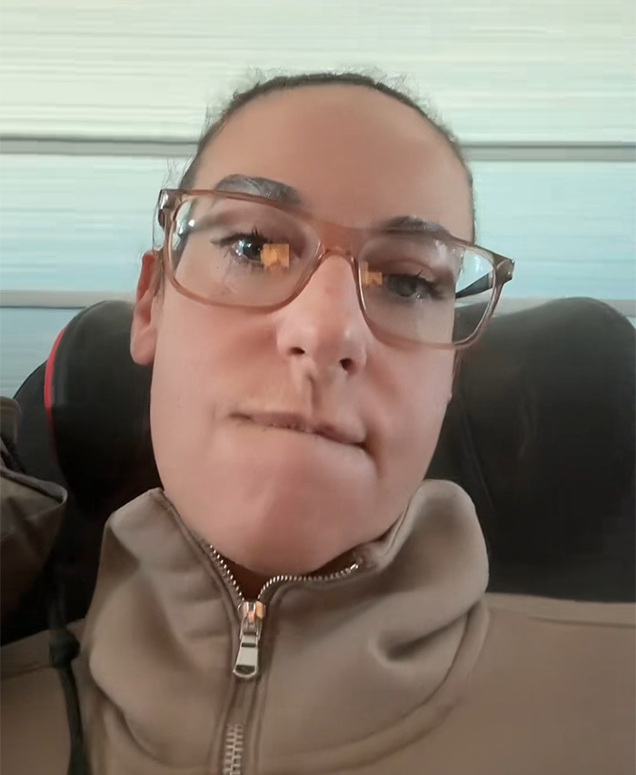 Air Canada Passenger Slams Airline Over “Expired” Meal, But the Real Twist Calls Her Out Air Canada Passenger Slams Airline Over “Expired” Meal, But the Real Twist Calls Her Out