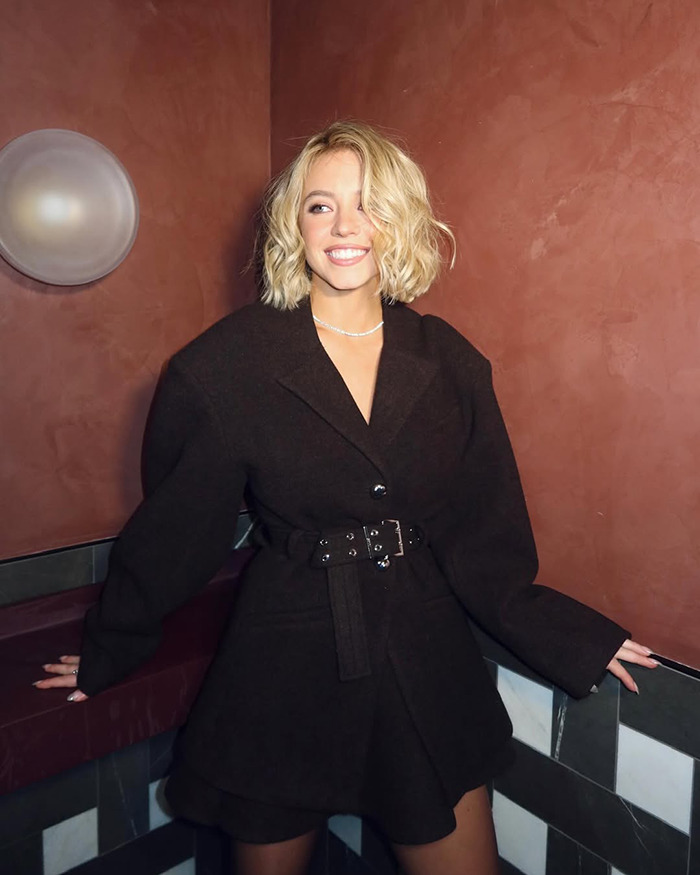 “We Can Tell”: Sydney Sweeney Breaks Silence On Plastic Surgery Rumors With Angry Rant “We Can Tell”: Sydney Sweeney Breaks Silence On Plastic Surgery Rumors With Angry Rant