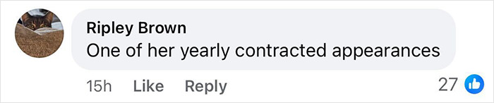 “Maybe She Knows Something We Don’t”: Melania’s Behavior At Tree Lighting Sparks Conspiracy Theories “Maybe She Knows Something We Don’t”: Melania’s Behavior At Tree Lighting Sparks Conspiracy Theories