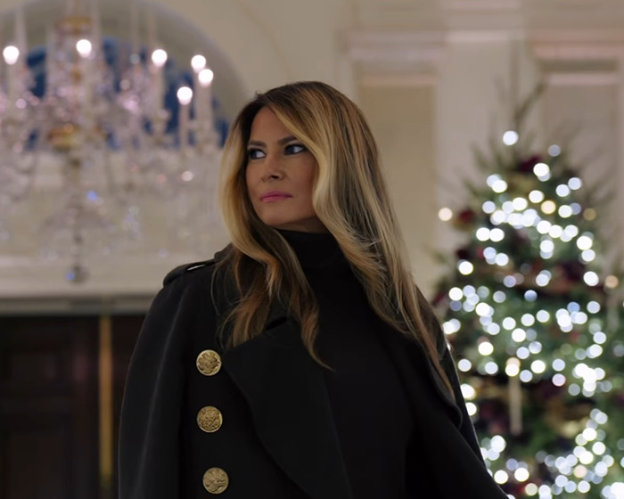 “Maybe She Knows Something We Don’t”: Melania’s Behavior At Tree Lighting Sparks Conspiracy Theories “Maybe She Knows Something We Don’t”: Melania’s Behavior At Tree Lighting Sparks Conspiracy Theories
