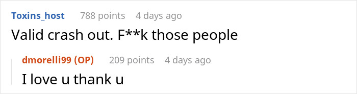 Man Refuses To Stop Blasting Christmas Music In The Office, Coworker Freaks Out And Rage Quits Man Refuses To Stop Blasting Christmas Music In The Office, Coworker Freaks Out And Rage Quits