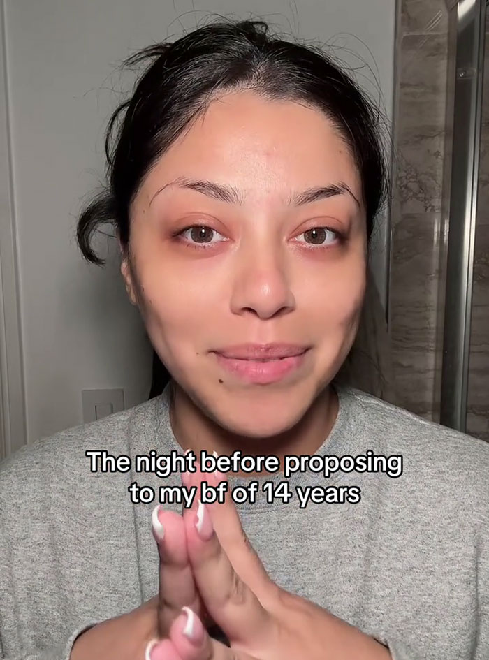 People Are Freaking Out After Seeing This Woman’s Proposal To Her BF Of 14 Years People Are Freaking Out After Seeing This Woman’s Proposal To Her BF Of 14 Years