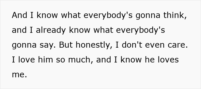 People Are Freaking Out After Seeing This Woman’s Proposal To Her BF Of 14 Years People Are Freaking Out After Seeing This Woman’s Proposal To Her BF Of 14 Years