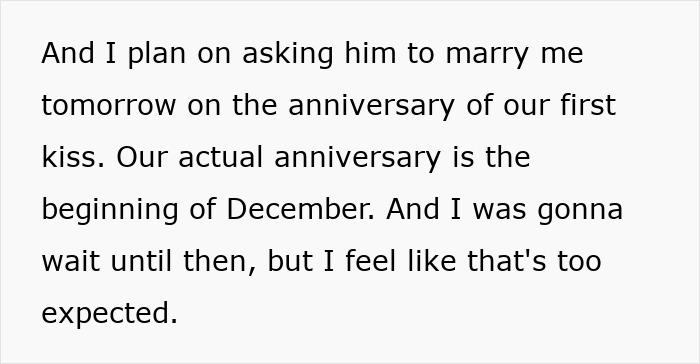 People Are Freaking Out After Seeing This Woman’s Proposal To Her BF Of 14 Years People Are Freaking Out After Seeing This Woman’s Proposal To Her BF Of 14 Years