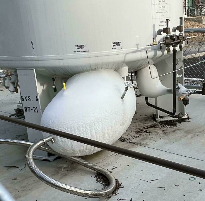 46 Times Employees Blatantly Ignored Safety Protocol And Made Extremely Dangerous Decisions (New Pics) 46 Times Employees Blatantly Ignored Safety Protocol And Made Extremely Dangerous Decisions (New Pics)