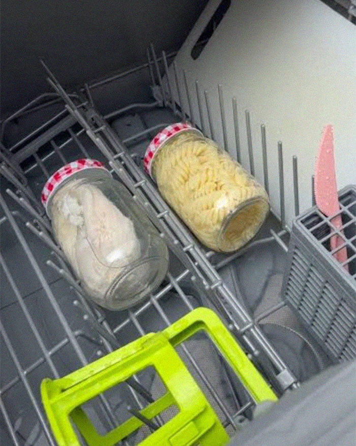 “That’s Nasty”: People Are Confused Why Someone Would Cook Their Food In The Dishwasher “That’s Nasty”: People Are Confused Why Someone Would Cook Their Food In The Dishwasher