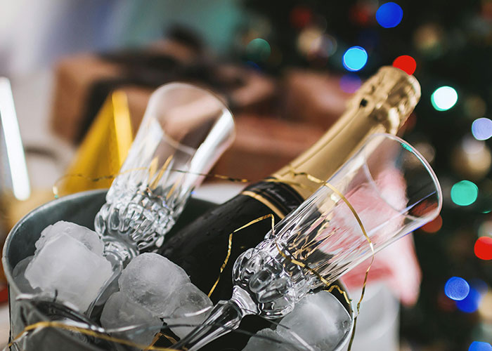 People Who Work In “Luxury” Industries Share 50 Things The Rich Pay For That Are Complete Rip-Offs People Who Work In “Luxury” Industries Share 50 Things The Rich Pay For That Are Complete Rip-Offs