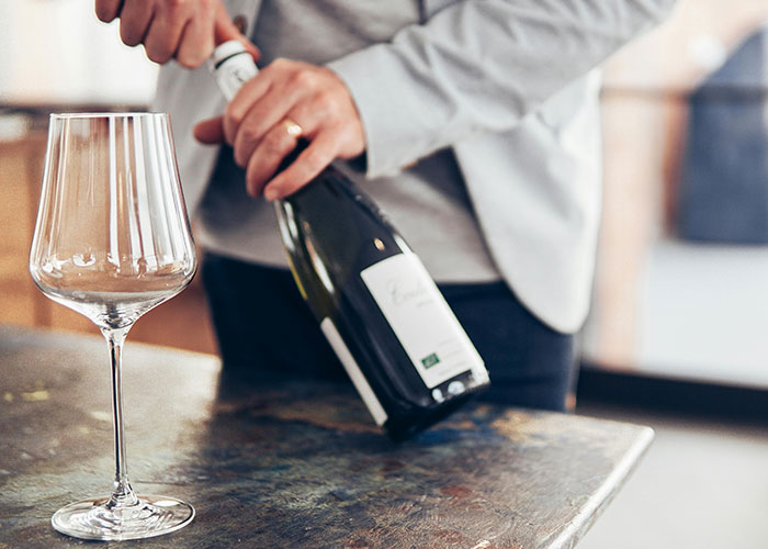 People Who Work In “Luxury” Industries Share 50 Things The Rich Pay For That Are Complete Rip-Offs People Who Work In “Luxury” Industries Share 50 Things The Rich Pay For That Are Complete Rip-Offs