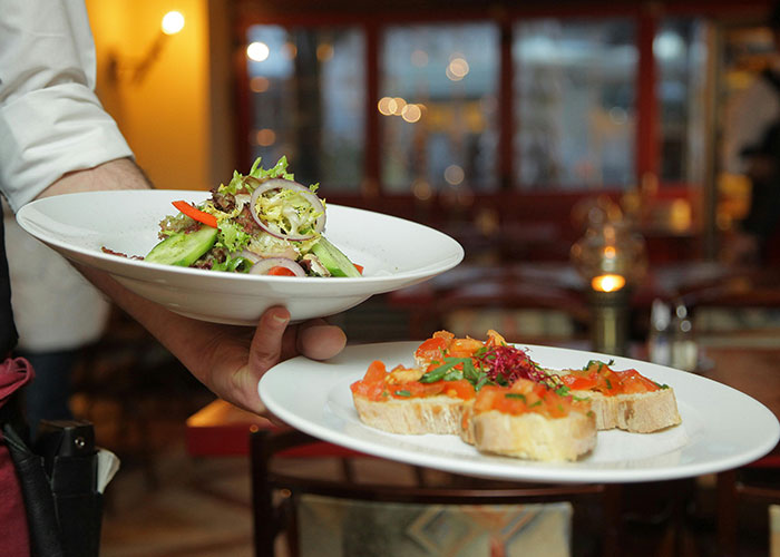 People Who Work In “Luxury” Industries Share 50 Things The Rich Pay For That Are Complete Rip-Offs People Who Work In “Luxury” Industries Share 50 Things The Rich Pay For That Are Complete Rip-Offs