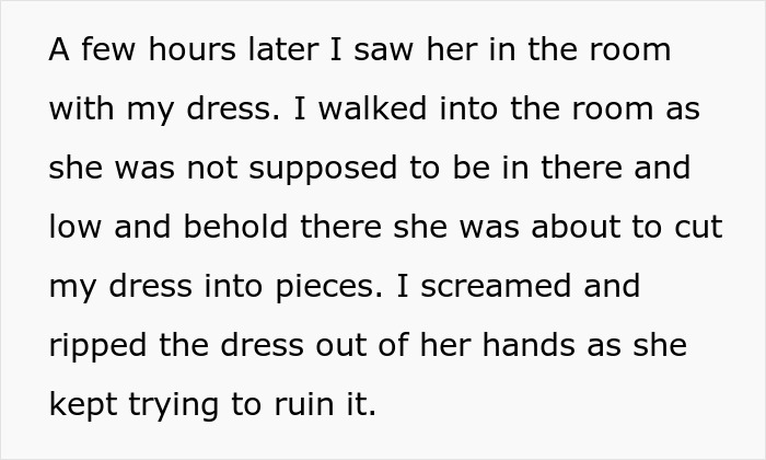 Woman Saves Her Dress From Jealous Sister Right Before She Tries To Cut It, Bans Her From The Wedding Woman Saves Her Dress From Jealous Sister Right Before She Tries To Cut It, Bans Her From The Wedding