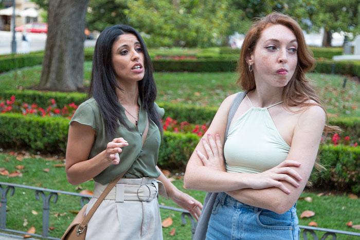 Woman Saves Her Dress From Jealous Sister Right Before She Tries To Cut It, Bans Her From The Wedding Woman Saves Her Dress From Jealous Sister Right Before She Tries To Cut It, Bans Her From The Wedding
