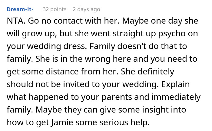 Woman Saves Her Dress From Jealous Sister Right Before She Tries To Cut It, Bans Her From The Wedding Woman Saves Her Dress From Jealous Sister Right Before She Tries To Cut It, Bans Her From The Wedding